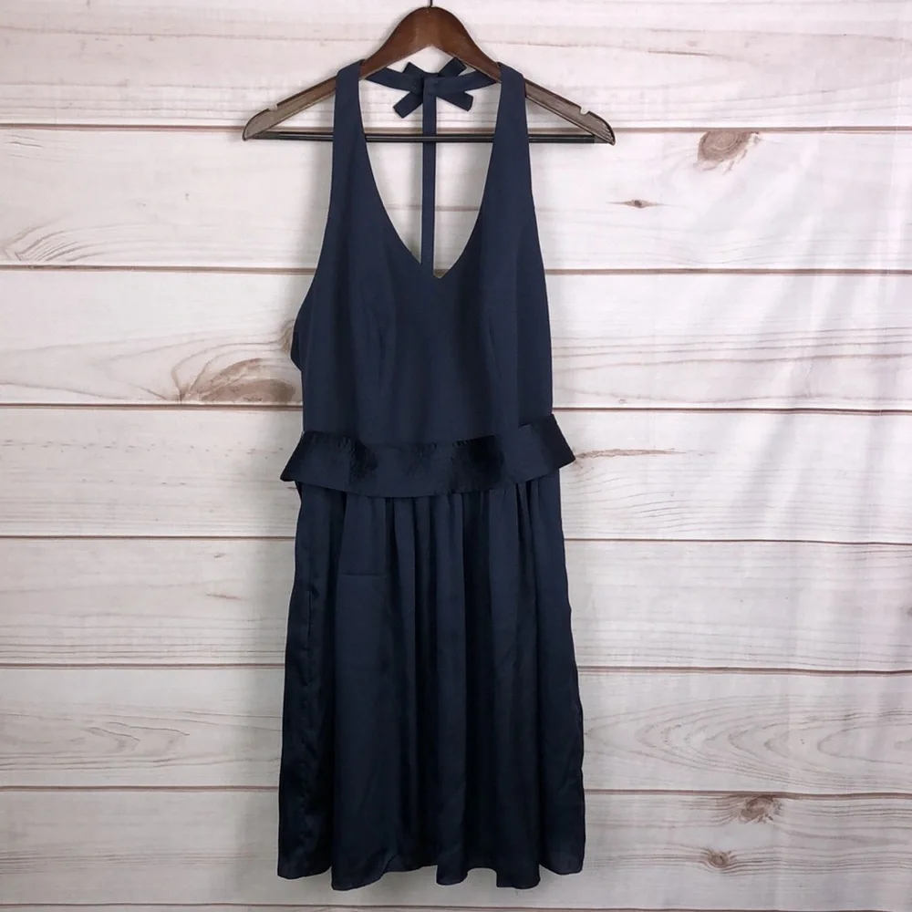 Vera Wang White Short Midnight T-Strap Halter Bridesmaid Dress - Size 14 - Picture 4 of 13